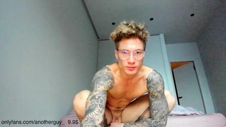 anotherguyonyourscreen  25-12-2021
